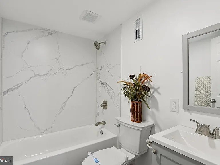 Building Photo - 513 Kintop Rd