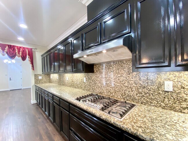 Building Photo - Dazzling 5-bedroom home in Fremont – Ardenwood Neighborhood!