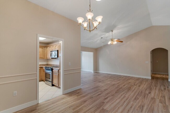 Building Photo - Gorgeous 2 Bed 2 Bath Single Story home in...