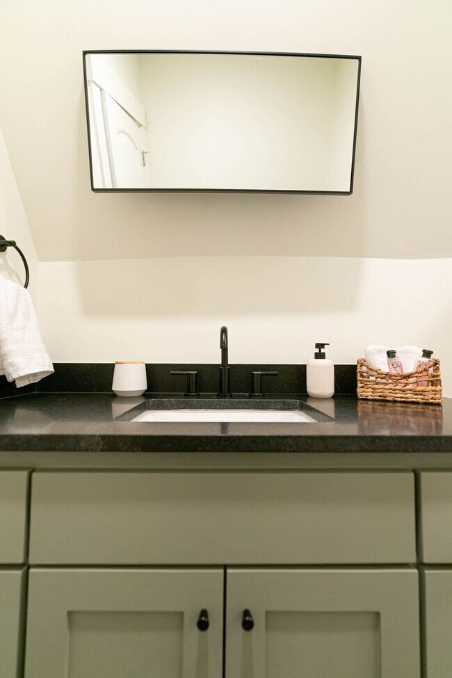 Building Photo - 8442 E McNelly Rd