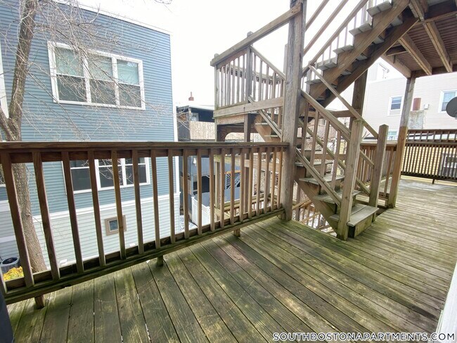Building Photo - 606 Dorchester Ave