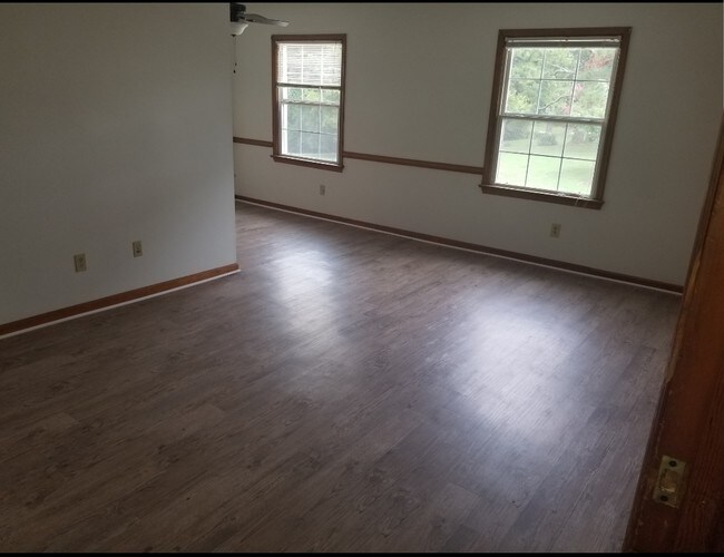 Building Photo - 1252 Gatewood Rd