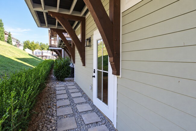 Building Photo - 136 Allison Way