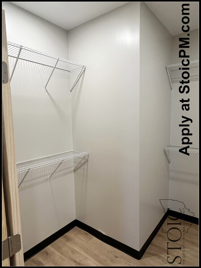 Building Photo - 224 Emmit Ave