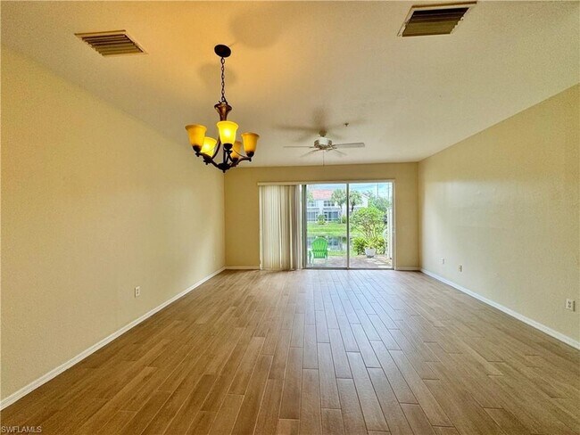 Building Photo - 860 Hampton Cir
