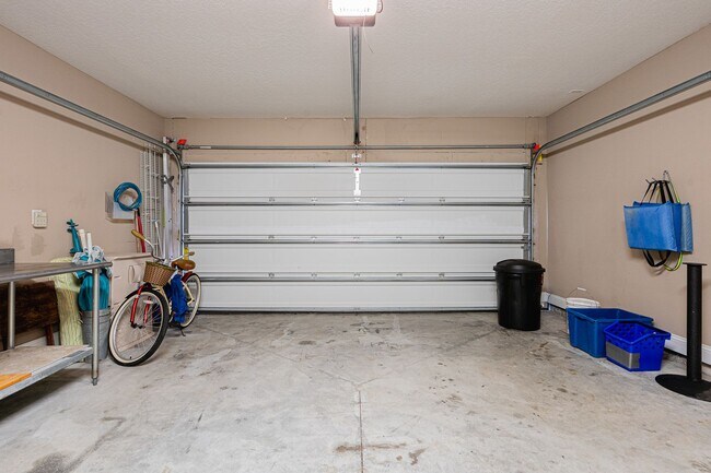 Building Photo - Welcome to Coastal Living at its Finest!