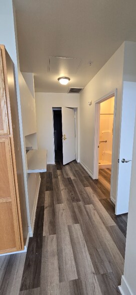 Building Photo - 1800 Jefferson St