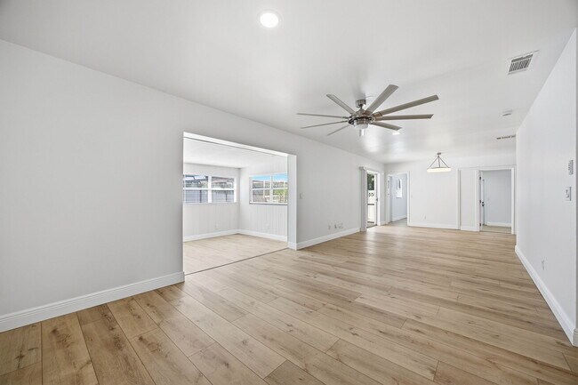 Building Photo - 401 Blueberry Ln