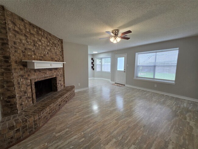 Building Photo - 6607 Rockfield Dr