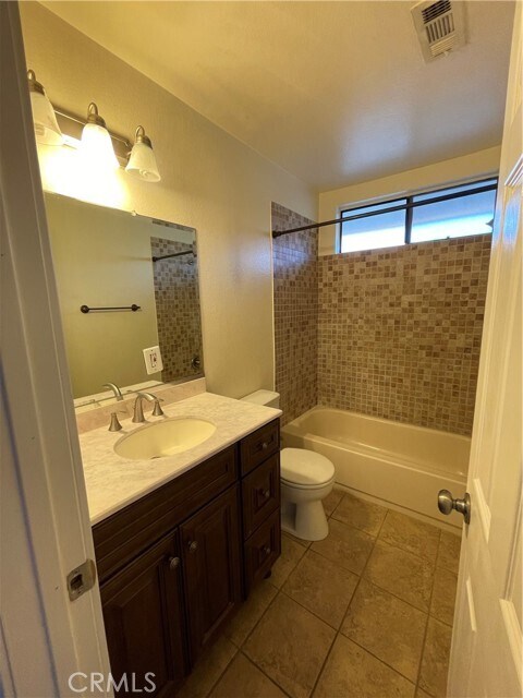 Building Photo - 208 W Olive Ave