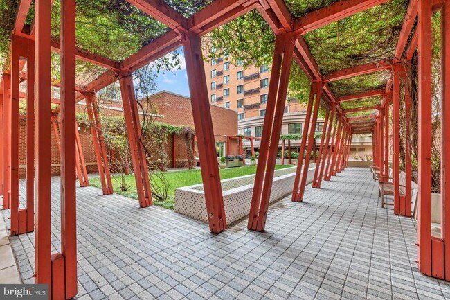 Building Photo - 1000 New Jersey Ave SE