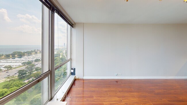 Building Photo - 330 W Diversey Pkwy