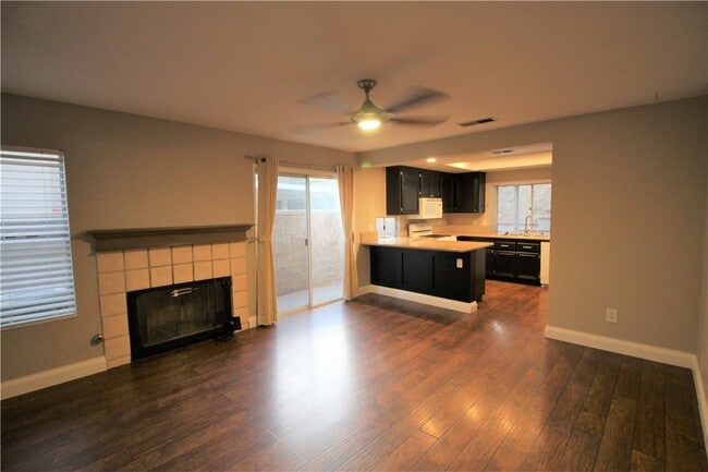 Building Photo - 1861 Coolidge St