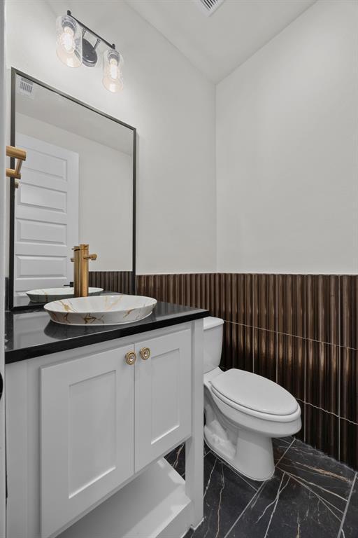 Building Photo - 116 Stardusty