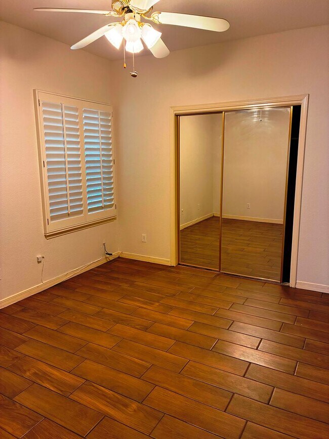 Building Photo - Large home Beauty in Santa Teresa