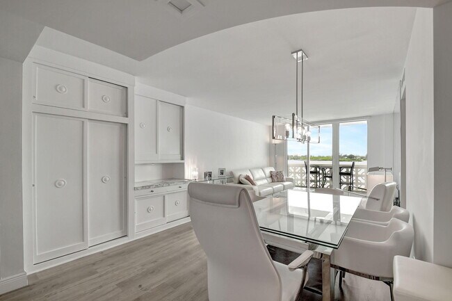 Building Photo - 2840 S Ocean Blvd