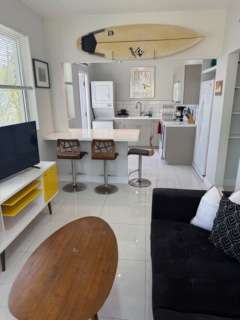 Building Photo - 2513 Staples Ave