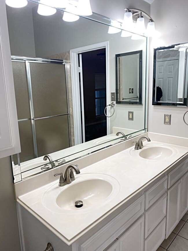 Building Photo - 9170 Manion Dr