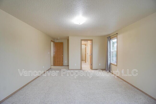 Building Photo - 2420 NE 165th Ave