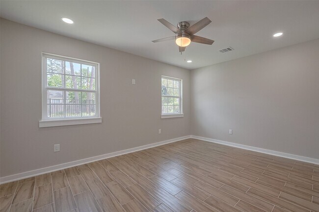 Building Photo - 4111 Beggs St