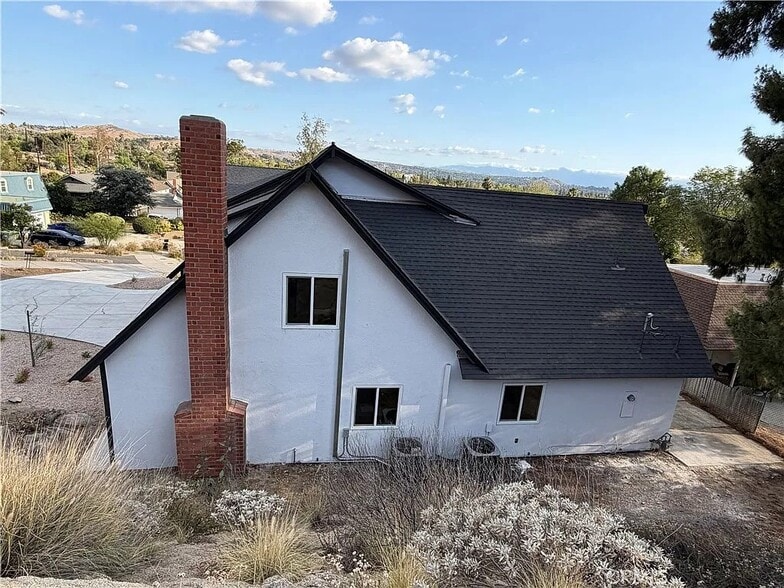 Building Photo - 755 Huston Dr