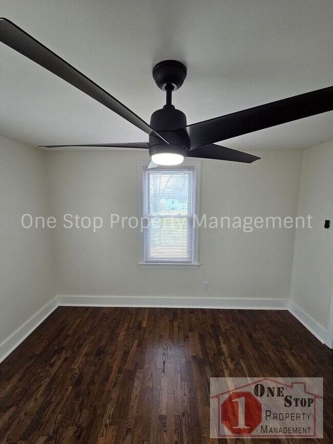 Building Photo - Beautiful 2 Bedroom 2 Bathroom in Independence!