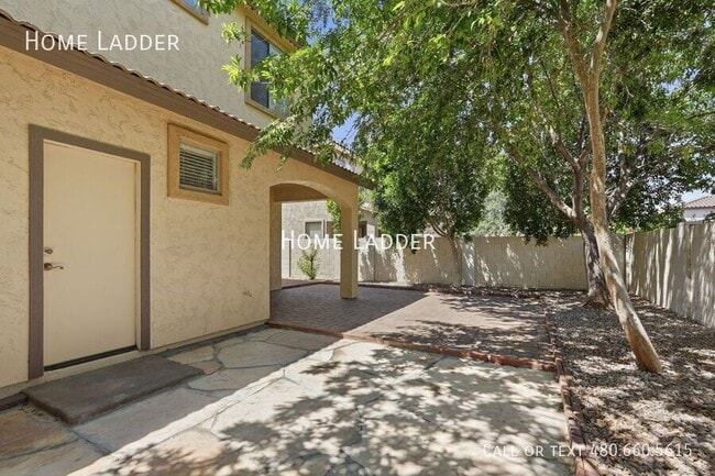 Building Photo - 4172 E Santa Fe Ln