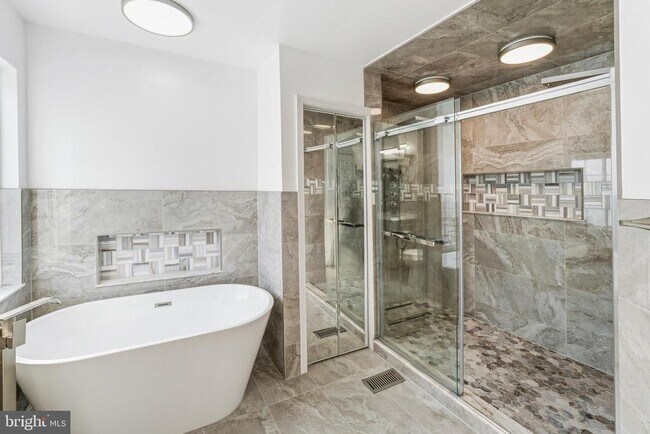 Building Photo - 109 Holly Dr