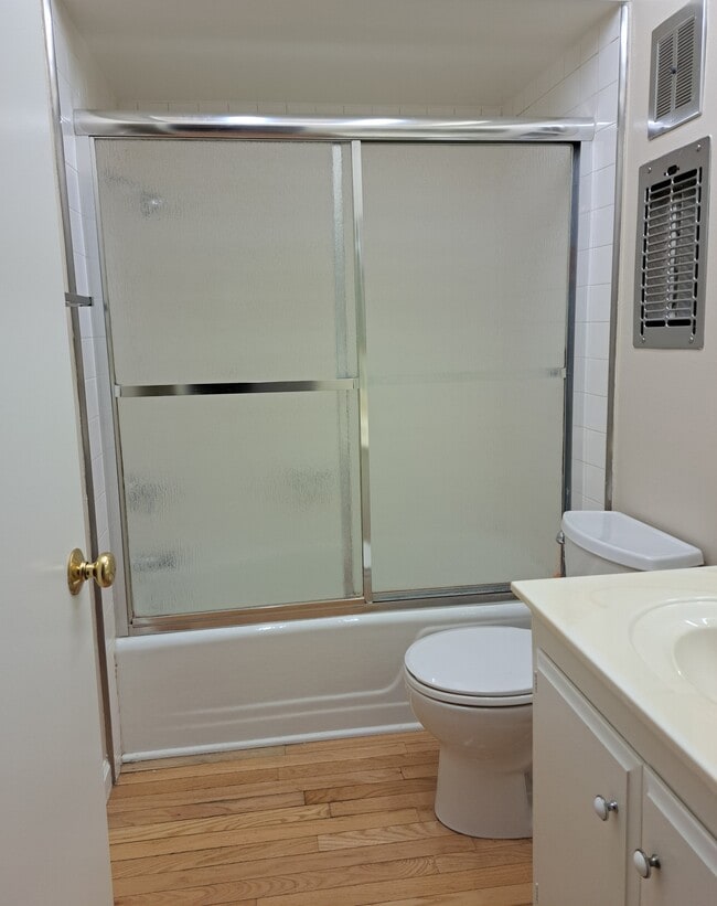 Building Photo - 4339 W Sarah St