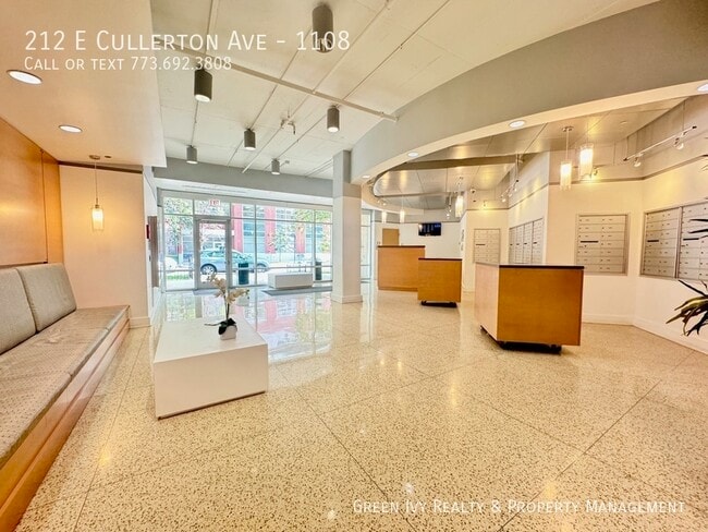 Building Photo - 1 Bed 1 Bath in the South Loop with amazin...