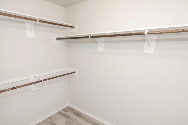 Building Photo - 8711 Lar Ree Oaks Cir