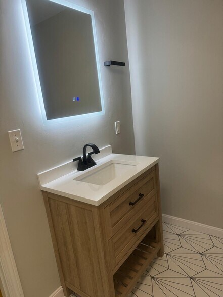 Building Photo - 173 Rindge Ave