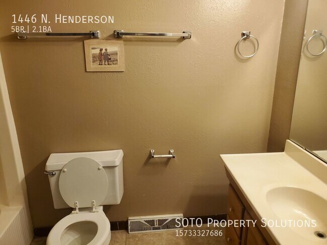 Building Photo - 5 BD / 2.5 BA House