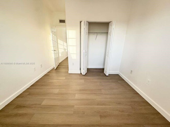 Building Photo - 2962 NW 35th Ave