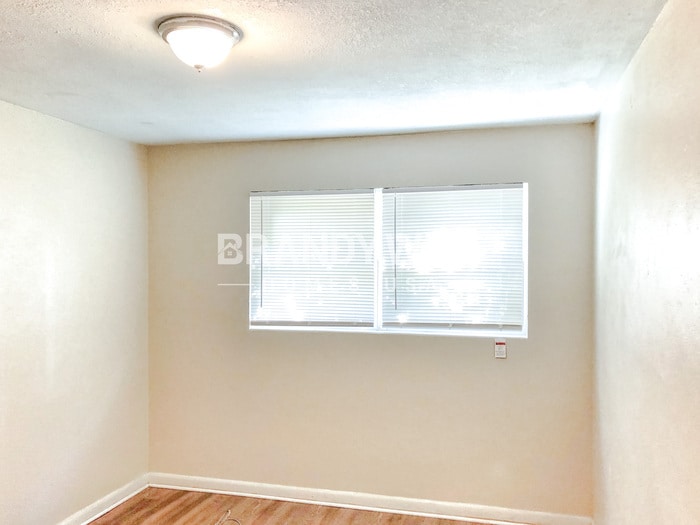 Building Photo - 6043 Park St