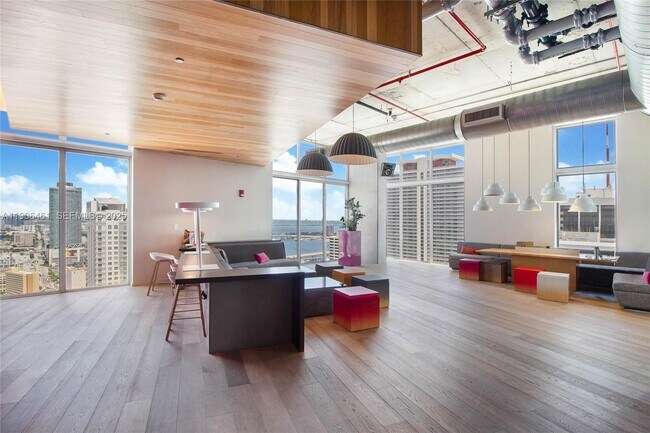 Building Photo - 151 SE 1st St