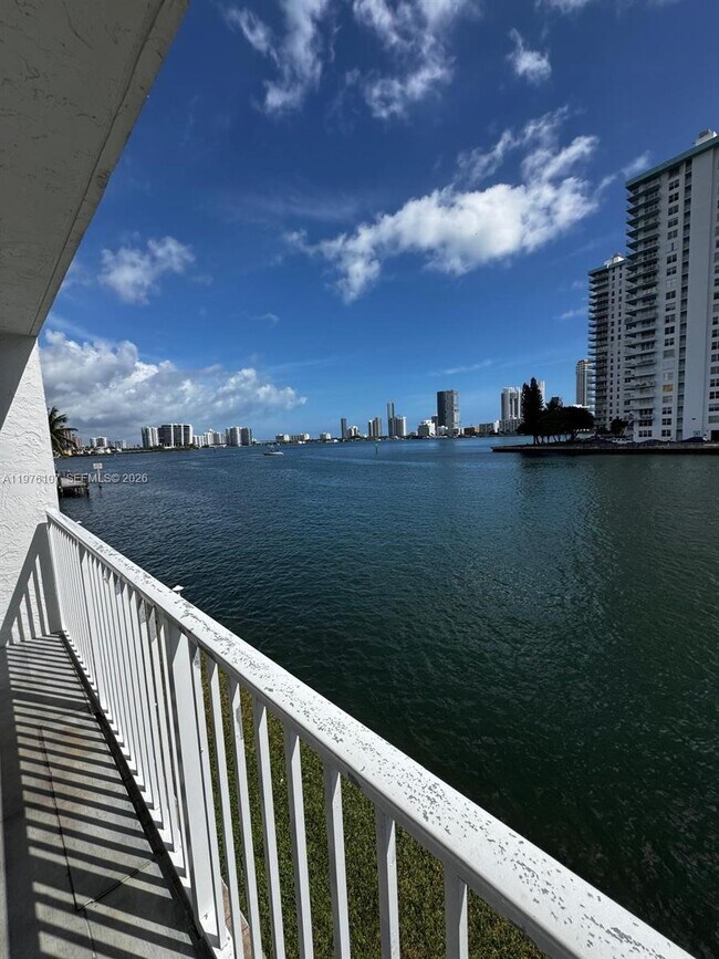 Building Photo - 4000 NE 170th St