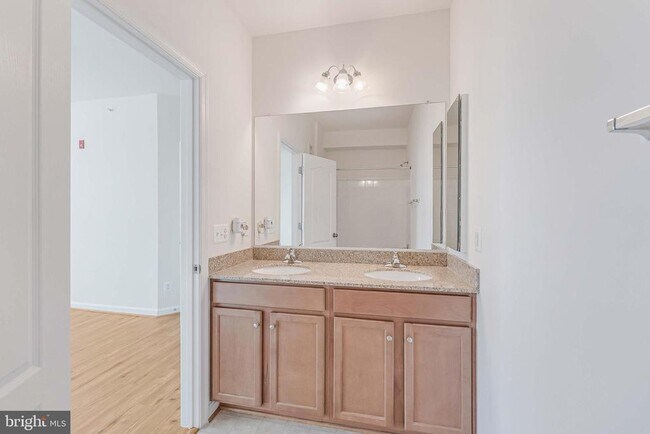 Building Photo - 42235 San Juan Terrace