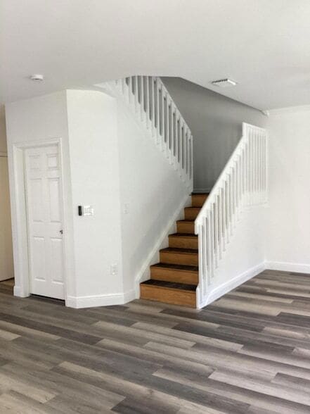 Building Photo - 20970 Vía Oleander