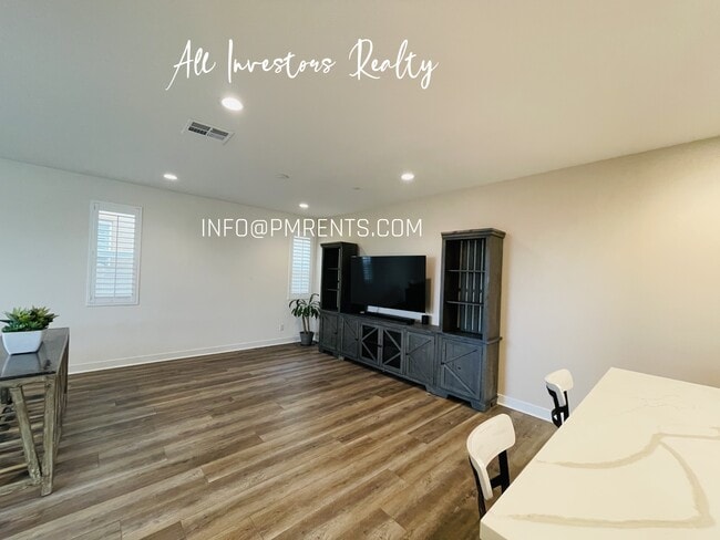 Building Photo - 1234 Via Candelas