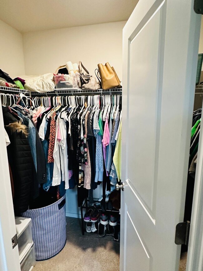 Building Photo - Beautiful Nearly New Ridgefield Home