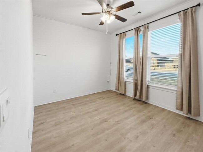 Building Photo - 4011 Aryana Ave