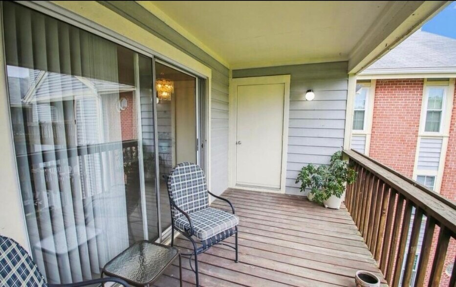 Building Photo - 116 Water Fountain Way