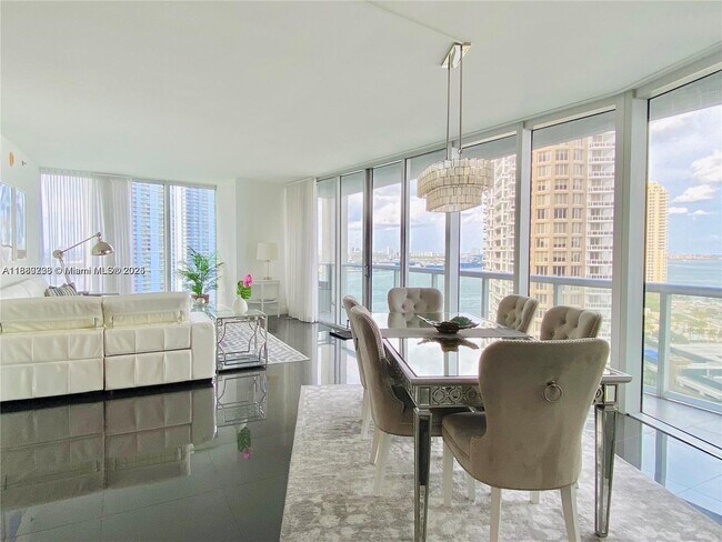 Building Photo - 465 Brickell Ave