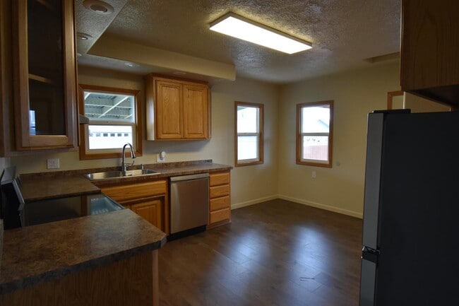 Building Photo - 2515 Wiard St