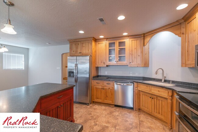 Building Photo - Spacious 3 Bedroom Single-Level Home in Bl...