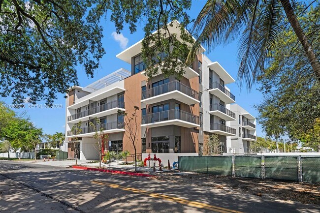 Building Photo - 2479 NE 192 St