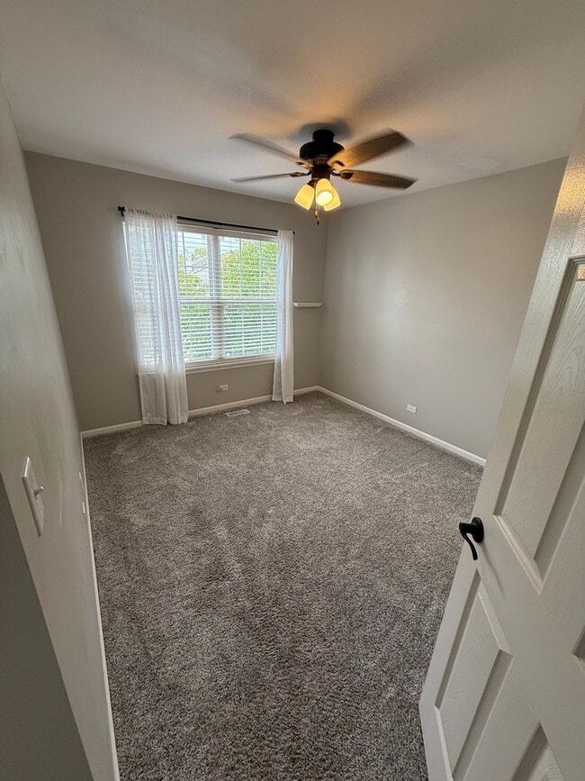 Building Photo - 368 S Jewel Ct