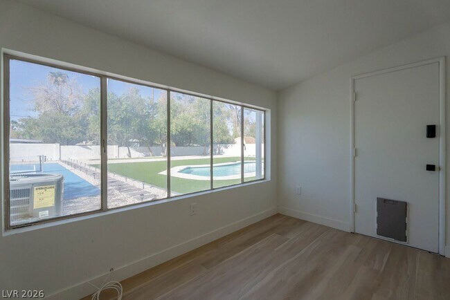 Building Photo - 2106 W Oakey Blvd