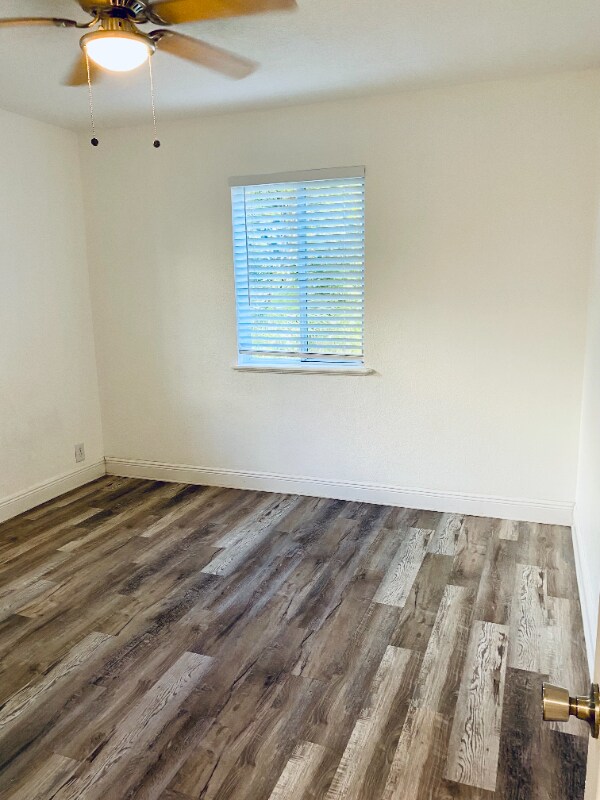 Building Photo - 7 Oak St